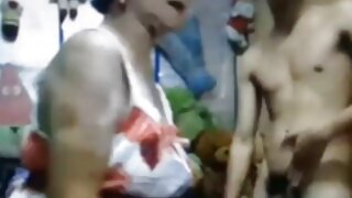 Fiatal srác kibaszott csaj a vibrátor, szex durván amivel a rák